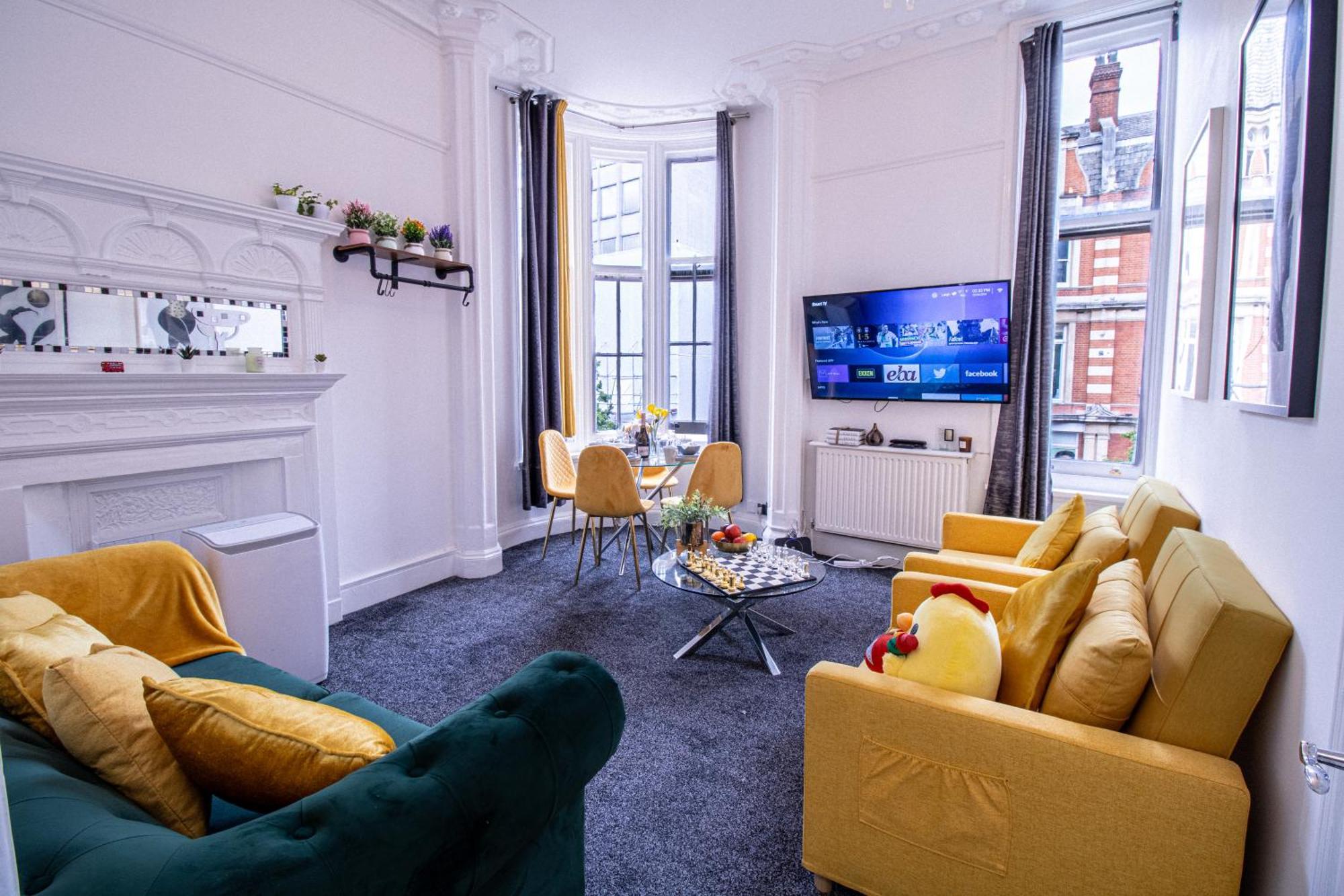 Elegant 3 Bedroom On Oxford Street Luxury Living In 2gc Апартаменты *