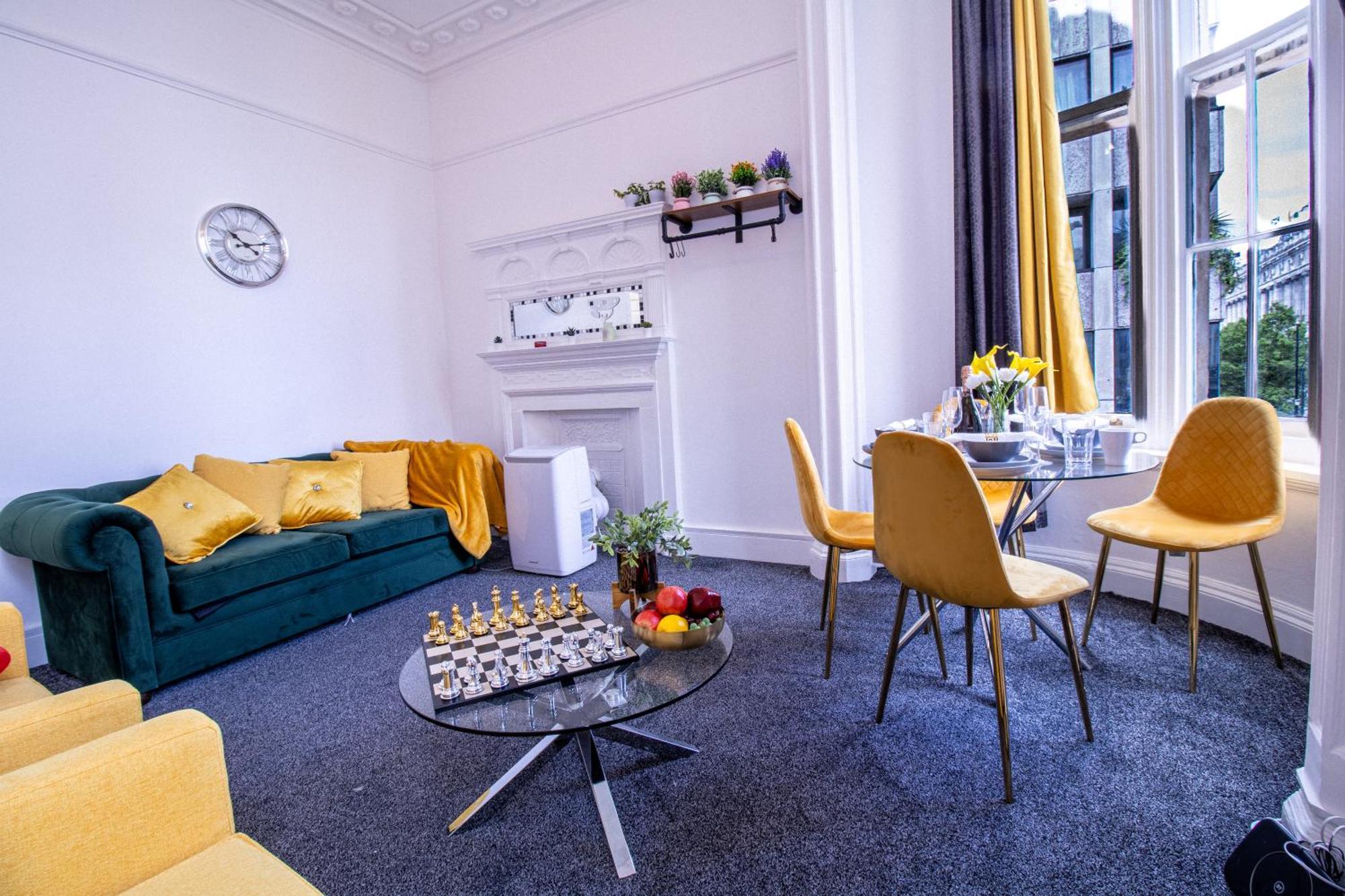 Elegant 3 Bedroom On Oxford Street Luxury Living In 2gc Лондон
