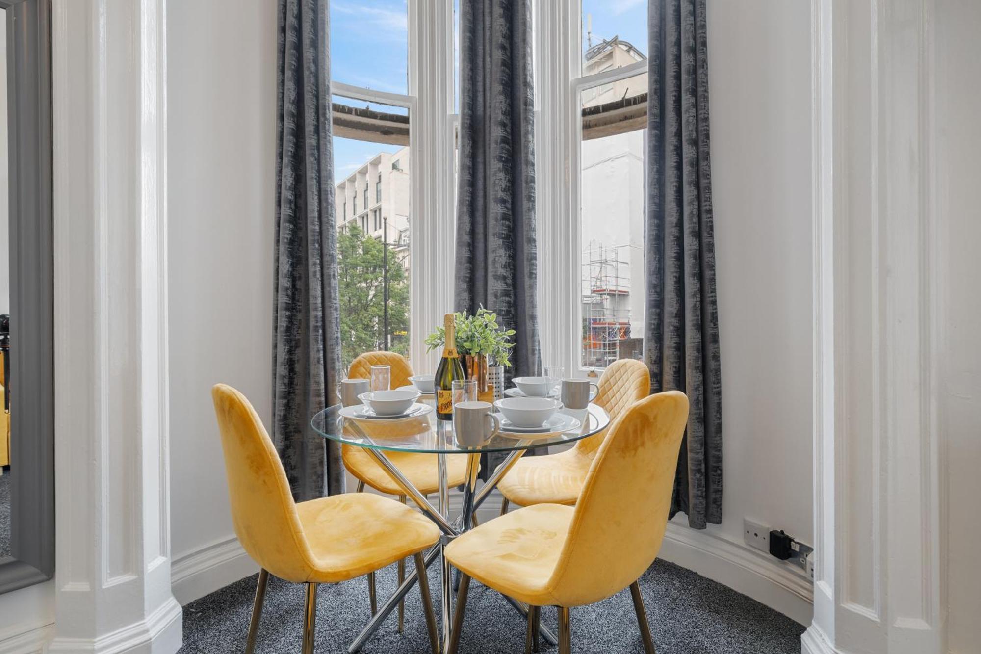 Elegant 3 Bedroom On Oxford Street Luxury Living In 2gc Апартаменты