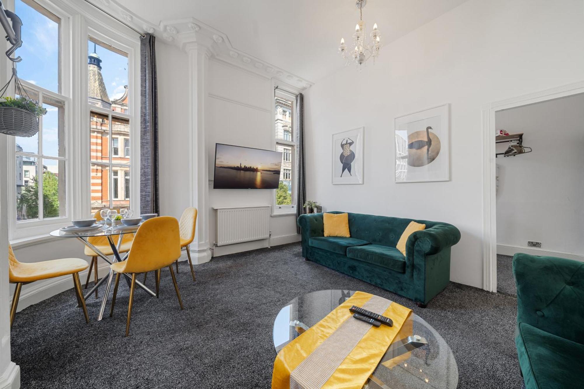 Апартаменты Elegant 3 Bedroom On Oxford Street Luxury Living In 2gc *